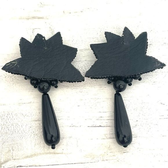 Black beaded statement earrings - Picture 5 of 11